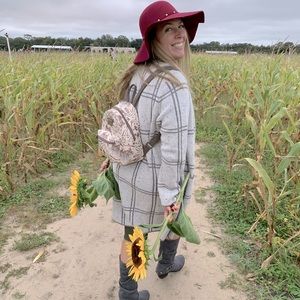 Meet your Posher, Nicole